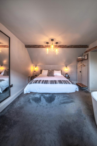 Bedroom 2, The Chequers Inn, Thornham, Cambridgeshire