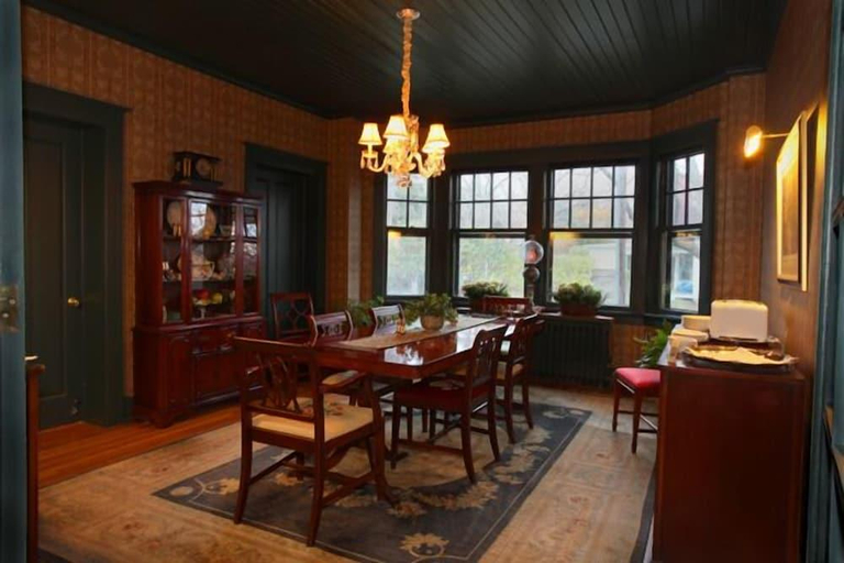 Others 5, The Brown Street Inn, Johnson