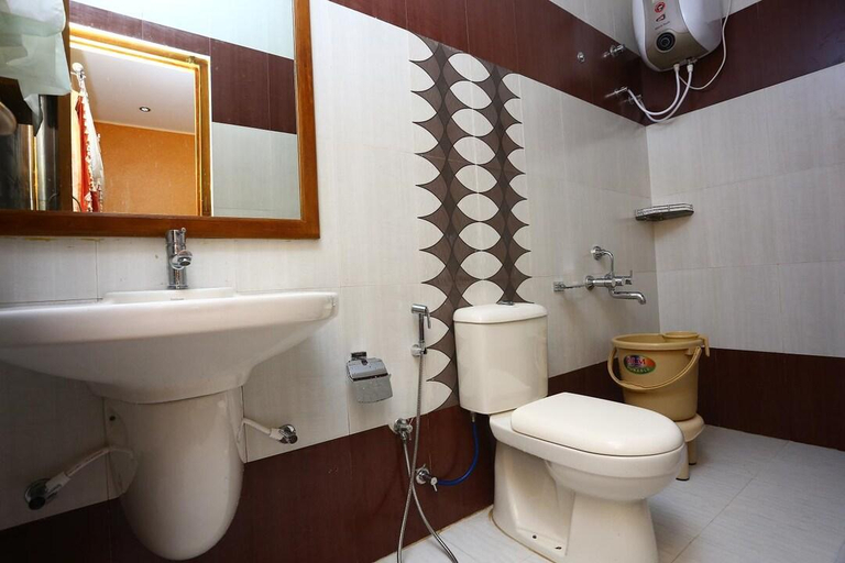 Bathroom, Lagana MMR Holiday Inn, The Nilgiris