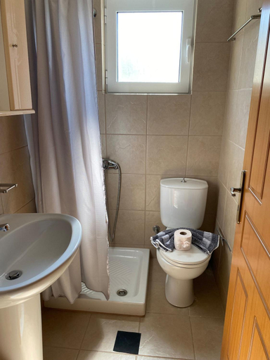 2, Jie's House in Countryside, Crete