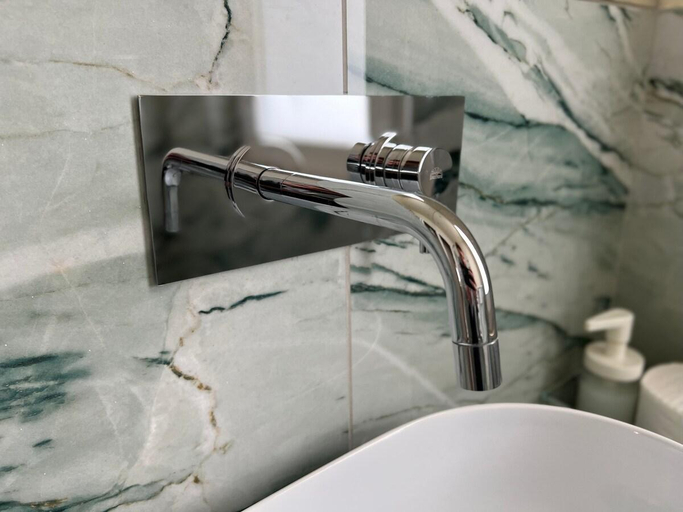 Bathroom 2, HomingPisa - Gemini OneTwo - NEW (900 Reviews), Pisa