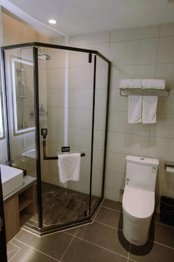 Bathroom 3, Green Tree Inn Tengzhou Railway Station Zhen'ai, Zaozhuang