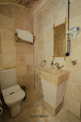 Bathroom 2, Kasr-i Hayat, Merkez