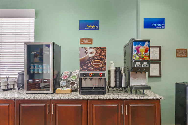 Food & Drinks 5, Best Western Teal Lake Inn, Audrain