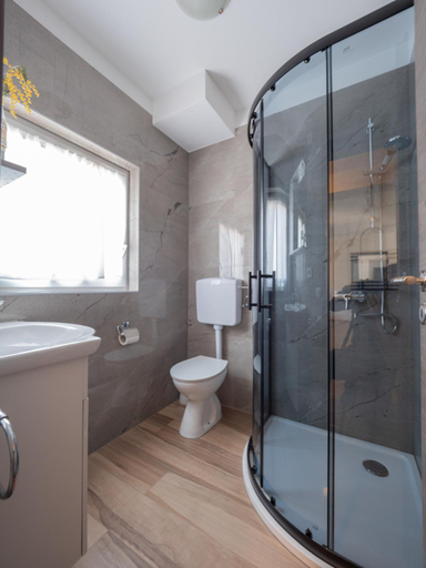 Bathroom 3, Cozy apartment with breakfast on request 1, Pula