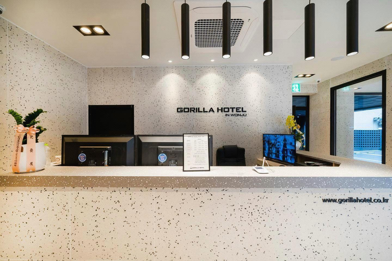 Others 5, Gorilla Hotel, Wonju