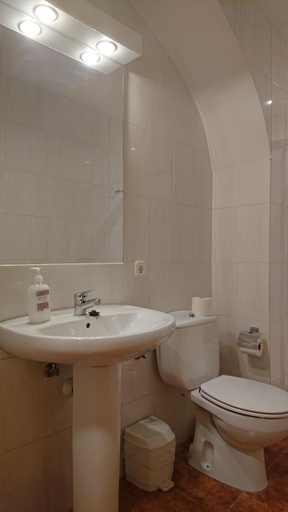 Shower 5, Can Guso, Girona