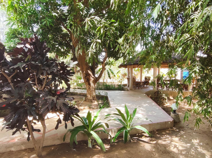 Others 5, Le jardin de Adja, Mbour
