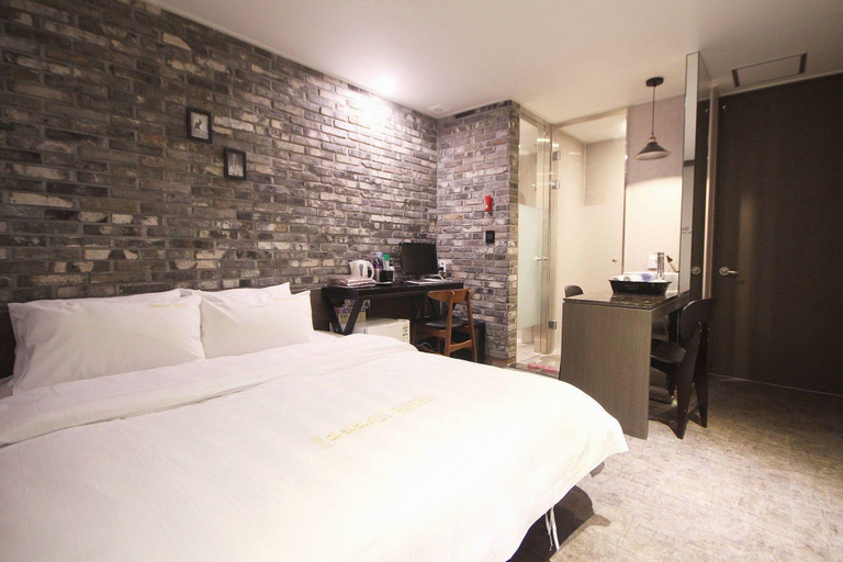 Bedroom 2, Paradise Hotel, Gunsan