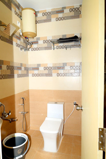 Bathroom 3, Sendhuran Residence, Tiruchirappalli