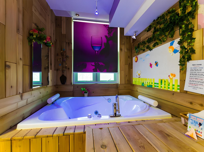 Bathroom 3, Nostalgia Pension, Pyeongchang
