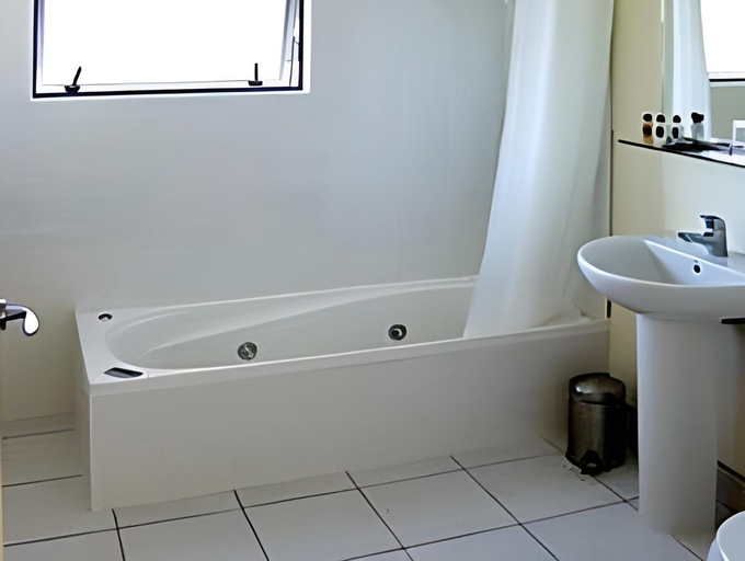 Bathroom 3, Bay Crest Motor Lodge, Nelson