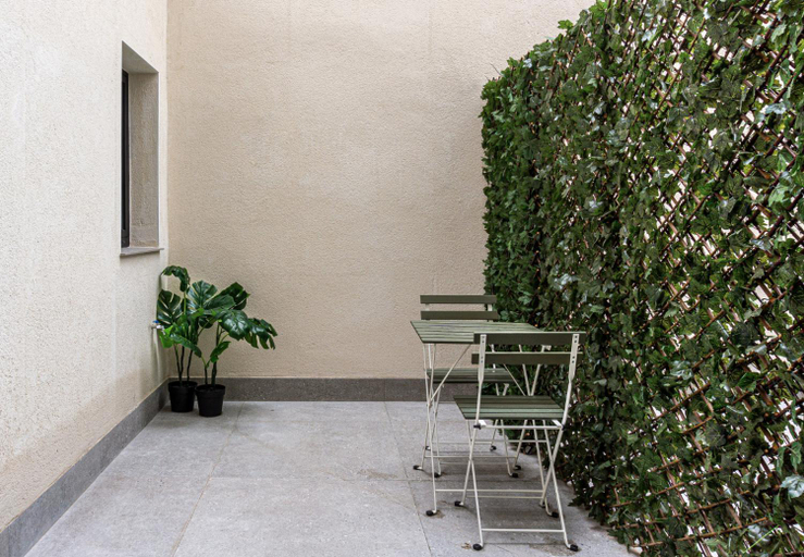 Others 5, Osito Hub - Duque de Gaeta, Valencia