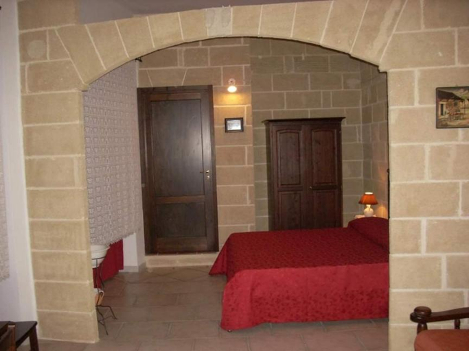 Others 4, Residenza De Leonardis, Bari
