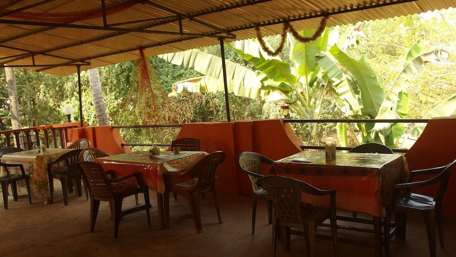 Food & Drinks 5, Yellow House, North Goa