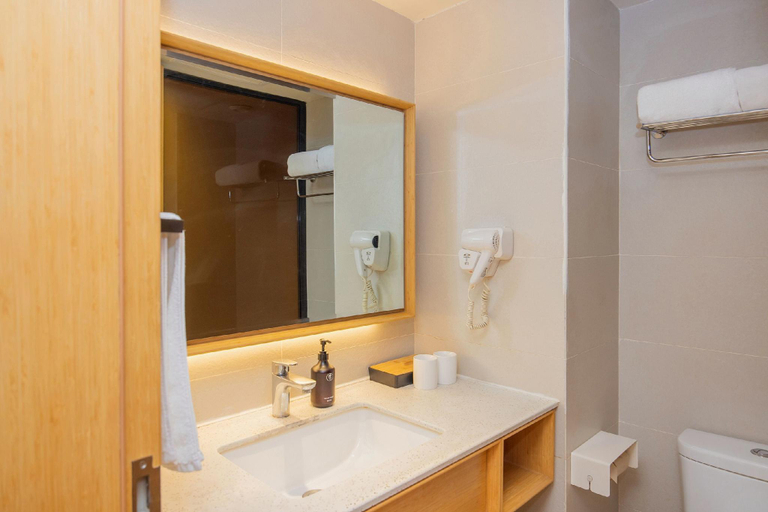 Bathroom 3, Ji Hotel Urumqi Railway Bureau, Ürümqi