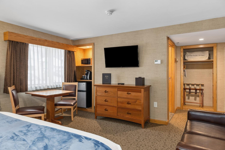 Bedroom 2, Golden Arrow Lakeside Resort, Essex
