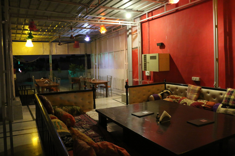 Food & Drinks 5, Hotel All Iz Well, Delhi