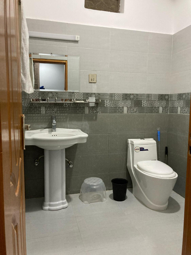 Bathroom 5, Jharoka Resort - Taranna, Balakot, Hazara