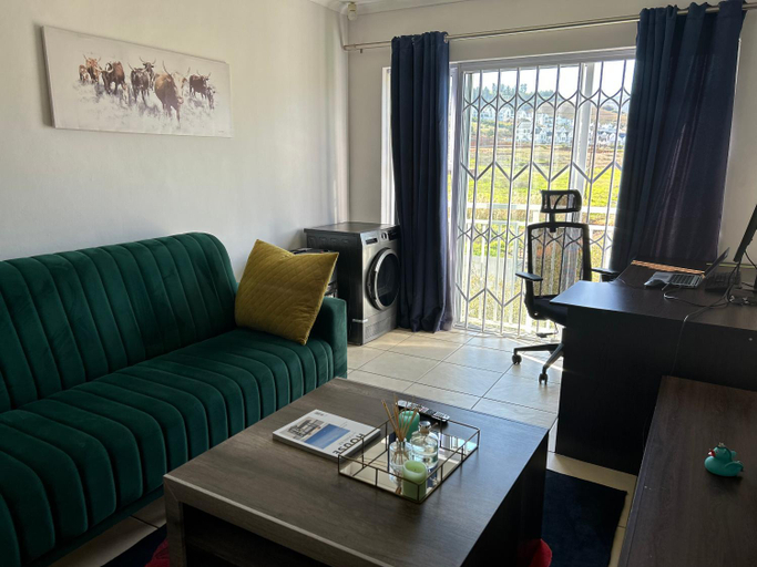 Others 5, 2 Bedroom Shared kitchenette Apartment with beautiful views, Cape Winelands