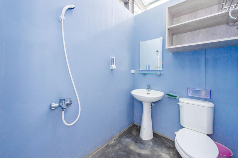 Bathroom, Geothermal Camper Van, Yilan