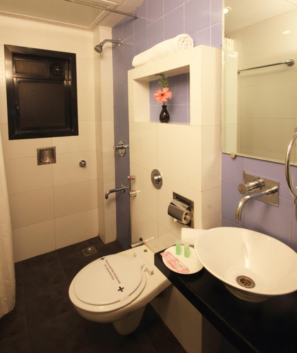 Bathroom 4, Hotel Columbus, Mumbai Suburban