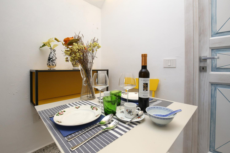 Others 2, B&B Domos Mi & Ro, Sassari