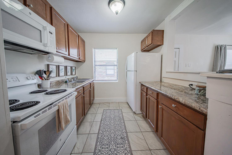 Others 5, The Flats on Florida St - Super Comfy 2-Bedroom Apartments, Mobile