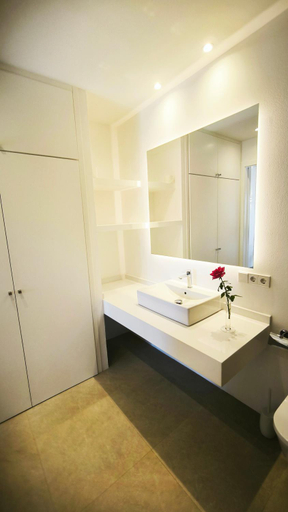 Bathroom 3, son capellot, Baleares