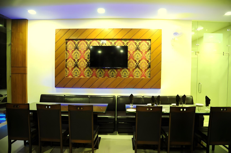 Food & Drinks 4, Hotel Grand Sharan, Reasi