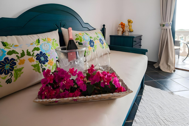 Bedroom 3, I Giardini di Cala Ginepro Hotel-Resort, Nuoro