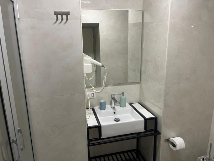 Bathroom 2, B&B Napoli Centro Storico, Napoli