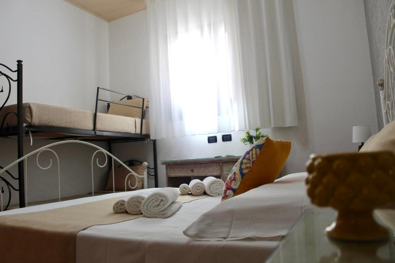 Others 3, Il Cortile, Trapani