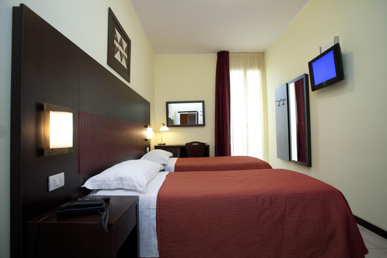 Bedroom 3, Hotel Alibi, Rimini