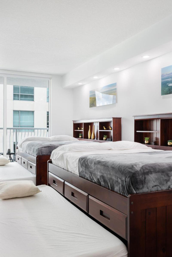 Bedroom 2, Studios in Brickell with Pool, Gym, free parking and Game Room, Miami-Dade