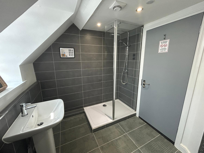 Bathroom 3, The Stag Rooms, Warwickshire