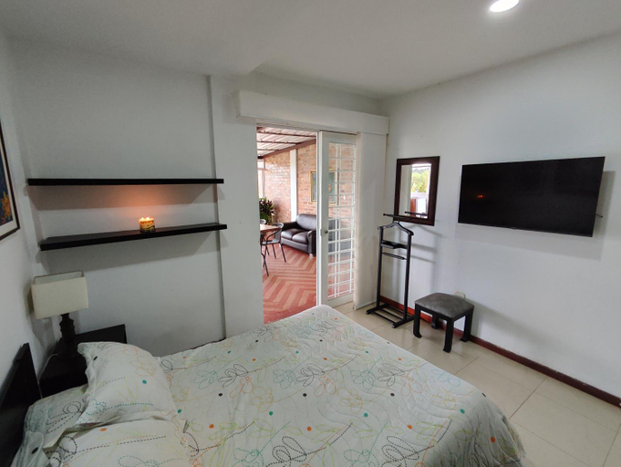 Bedroom 2, Orion Luxury Lodge, Totoró