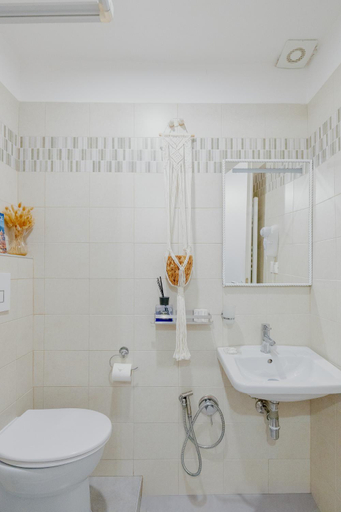 Bathroom 3, Florence Rooms, Florence
