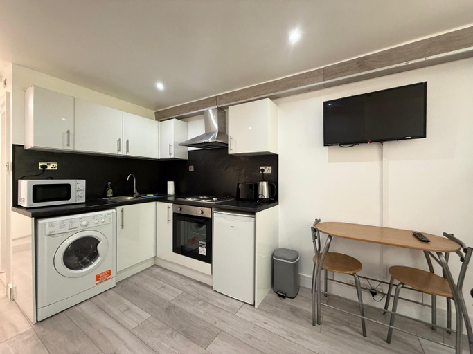Others 5, Comfy Apartments - Finchley Road, London