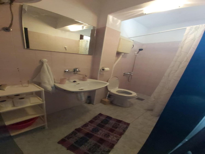 Bathroom 3, Apartments Dalmatin Zuljana - Studio Apartment 1, Ston