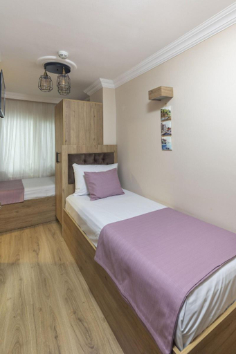 Bedroom 4, Grey House, Fatih