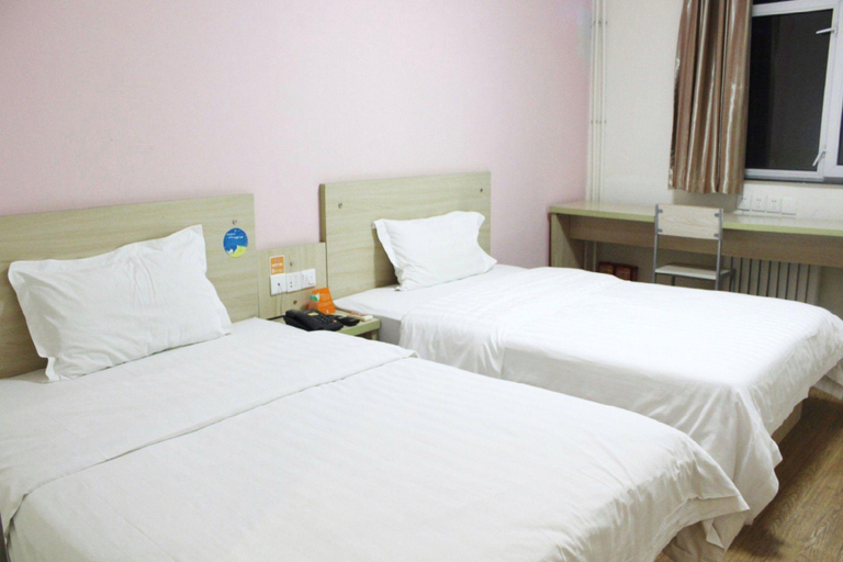 Bedroom 2, 7 Days Inn Weihai High-Speed Railway & Bus Station, Weihai