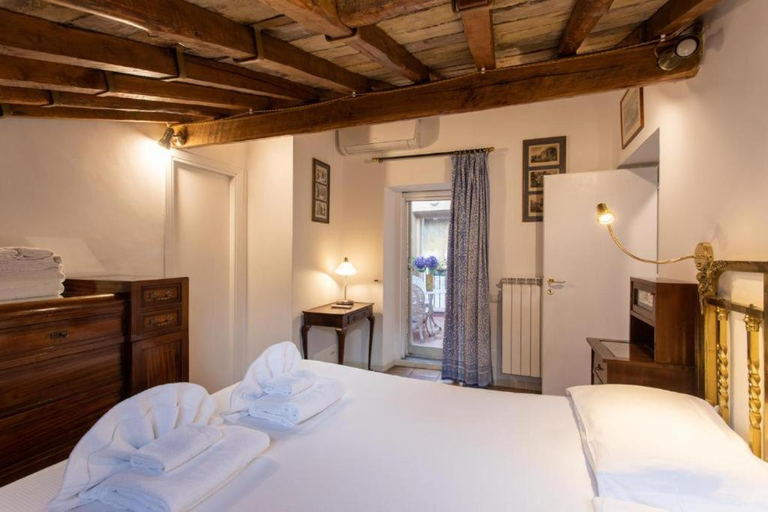 Bedroom 2, Gambero Apartments, Rome