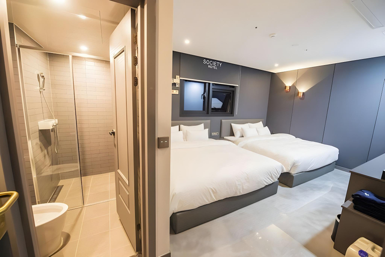 Bedroom 4, Haeundae Society Hotel, Haeundae