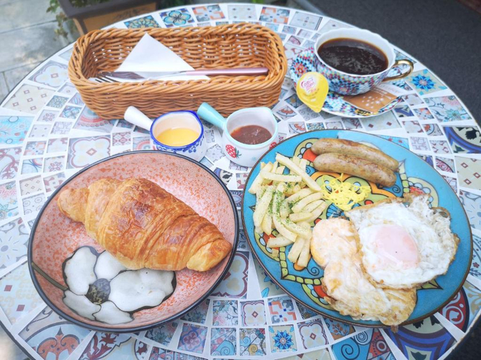 Food & Drinks, Emerald Adventures Guesthouse, Qiannan Buyei and Miao