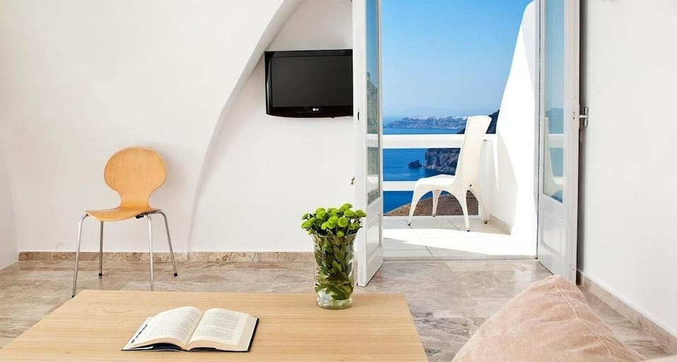 Bedroom 2, Hotel Thireas, South Aegean