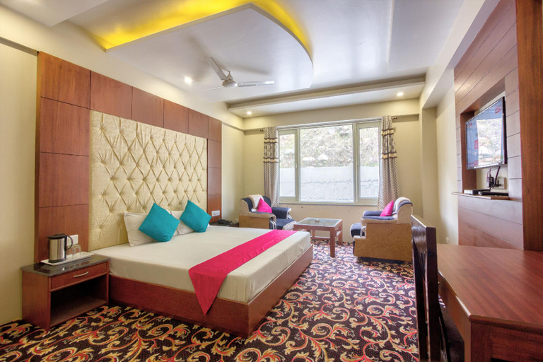 Bedroom, hotel neelam, Kullu