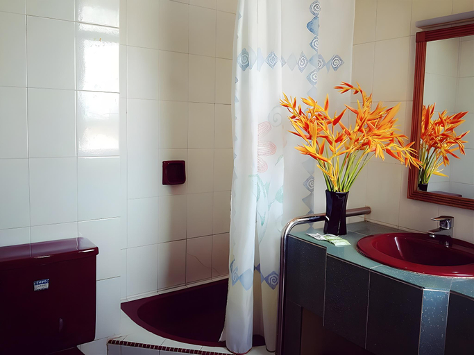 Bathroom 4, Global Hotel Labuan, Labuan