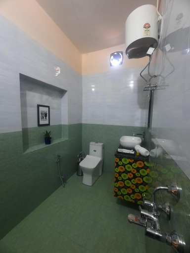 Bathroom 4, Ramgarh Kesar Vilas, A Heritage Haveli, Bundi