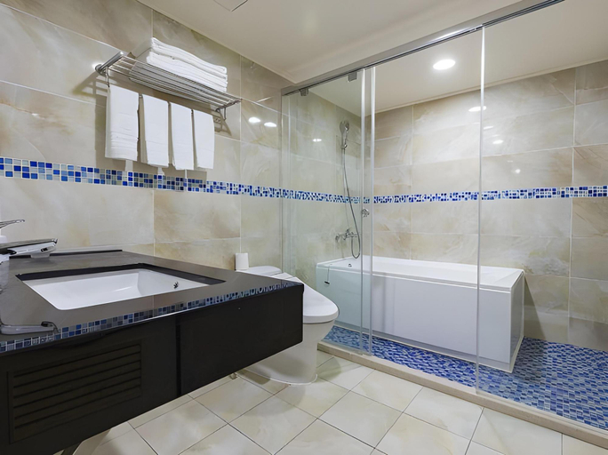 Bathroom 4, Li Shin Hotel, Hualien